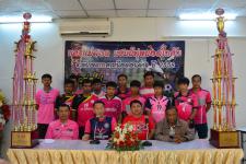 ดร.นายกฝอ นครแม่สอด แถลงข่าว เตรียมจัดฟุตบอลชิงถ้วยพระราชทาน มวก. คัพ หลังนำทีมฟุตบอล “นครแม่สอด” คว้าแชมป์ฟุตบอลไทคัพ ภาคเหนือ ครั้งที่ 14 มุ่งสู่แชมป์ประเทศไทย