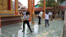 ทน.แม่สอดพ่นยาฆ่าเชื้อวัดชุมพลคีรีต้านภัยโควิด-19