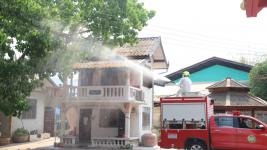 ทน.แม่สอดพ่นยาฆ่าเชื้อวัดชุมพลคีรีต้านภัยโควิด-19
