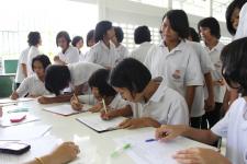 9/9/54 คณะผู้บริหารเทศบาลนครแม่สอดจัดทำประชาคมและประชาสัมพันธ์โครงการรักษ์ รักษ์น้ำในพื้นที่ทรงงานสมเด็จพระเทพฯรัตนสุดาสยามบรมราชกุมารี  โครงการก่อสร้างมหาลัยนานาชาติและการจัดตั้งท้องถิ่นรูปแบบพิเศษ นครแม่สอด ร.ร.แม่จะเราวิทยาคม อ.แม่ระมาด จ.ตาก