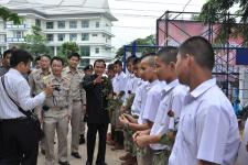 มท.1 ลงพื้นที่ชายแดนแม่สอด มอบเงินชดเชย เกษตรกรผู้ปลูกอ้อยผลิตเอทานอลและมอบบัตรประชาชนให้คนไทยพลัดถิ่น