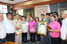 ชาวบ้านในแม่สอดร่วมอวยพรวันคล้ายวันเกิดนายกนครแม่สอด