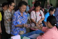 เทศบาลนครแม่สอดจ่ายเงินสงเคราะห์เพื่อการยังชีพของผู้สูงอายุและผู้พิการที่อยู่ในเขตเทศบาลนครแม่สอด ประจำเดือน มกราคม 2561