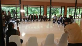 นายกเทศมนตรีนครแม่สอด ร่วมรายการถ่ายทอดสดช่อง nbt พิษณุโลก เกี่ยวกับเขตเศรษฐกิจพิเศษแม่สอด ที่บริษัททีเคการ์เม้นแม่ตาว