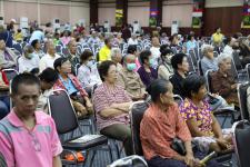 เทศบาลนครแม่สอด แจกเบี้ยยังชีพผู้สูงอายุและผู้พิการ ประจำเดือนสิงหาคม 2562