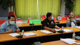 ทน.แม่สอดหารือคณะกรรมการช่วยเหลือประชาชนพิจารณาผู้ลงทะเบียนประสบภาวะยากลำบากจากสถานการณ์โควิด-19