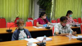 ทน.แม่สอดหารือคณะกรรมการช่วยเหลือประชาชนพิจารณาผู้ลงทะเบียนประสบภาวะยากลำบากจากสถานการณ์โควิด-19