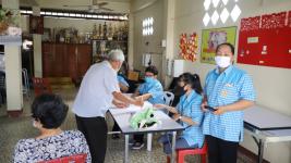 เทศบาลนครแม่สอด แจกเบี้ยยังชีพผู้สูงอายุและผู้พิการ ประจำเดือนพฤษภาคม 2563
