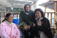 เทศบาลนครแม่สอด ลงพื้นที่เยี่ยมเยือนและมอบของขวัญปีใหม่ผู้สูงอายุ