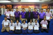 ดร.เทอดเกียรติ ชินสรนันท์ นายกเทศมนตรีนครแม่สอด  เป็นประธานมอบประกาศนียบัตร กิจกรรมอบรม 