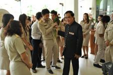 มท.1 ลงพื้นที่ชายแดนแม่สอด มอบเงินชดเชย เกษตรกรผู้ปลูกอ้อยผลิตเอทานอลและมอบบัตรประชาชนให้คนไทยพลัดถิ่น