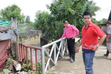 นายกเทศมนตรีนครแม่สอด ออกสำรวจแก้ไขน้ำท่วม