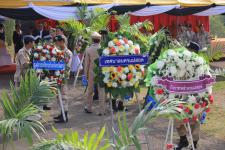 พิธีวางพวงมาลาอนุสรณ์ผู้เสียสละจังหวัดตาก เพื่อน้อมรำลึกถึงวีรชนผู้กล้าหาญ ที่สละชีพเพื่อชาติ