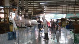 ทน.แม่สอดล้างตลาดสดบ้านเหนือต้านโควิด-19
