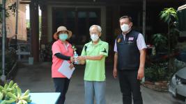 ทน.แม่สอดลงพื้นที่แจกเจลล้างมือประชาชนในเขตเทศบาลนครแม่สอด วันที่ 2