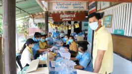 ทน.แม่สอดลงพื้นที่แจกเจลล้างมือประชาชนในเขตเทศบาลนครแม่สอด วันที่ 2