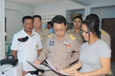 ผู้ว่าตาก ตรวจเยี่ยมคลินิก “หมอซินเธีย” หลังพบโรคติดต่อช่วงฤดูฝนมีแนวโน้มรุนแรง พร้อมช่วยเหลือด้านสิทธิมนุษยชน