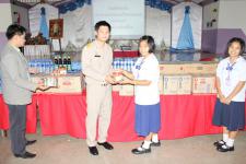 คณะผู้บิหารเทศบาลนครแม่สอด มอบของบริโภคให้แก่โรงเรียน ทั้ง5โรงเรียน