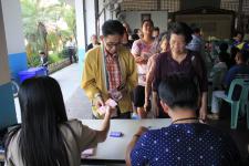 เทศบาลนครแม่สอดจ่ายเงินสงเคราะห์เพื่อการยังชีพของผู้สูงอายุและผู้พิการที่อยู่ในเขตเทศบาลนครแม่สอด ประจำเดือนมีนาคม 2560