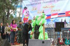 ดร.เทอดเกียรติ ชินสรนันท์ นายกเทศมนตรีนครแม่สอด พร้อมด้วยรองนายกเทศมนตรี สมาชิกสภาเทศบาล ปลัดเทศบาล รองปลัดเทศบาล หัวหน้าส่วนการงานเทศบาล ผู้บริหารโรงเรียนในสังกัดเทศบาล คณะครู และเจ้าหน้าที่เทศบาลนครแม่สอด จัดกิจกรรมวันเด็กแห่งชาติ ประจำปี ๒๕๕๙ 