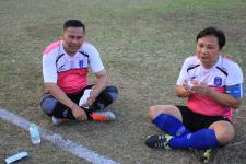 เทศบาลนครแม่สอดจัดการแข่งขันฟุตบอลนัดกระชับมิตรระหว่างทีมอาวุโสนครแม่สอดและทีมรักกสิกร
