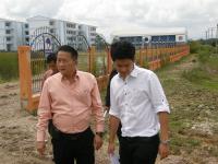 นายกนครแม่สอดพร้อมเดินหน้าปรับปรุง โรงเรียนเทศบาล 5ที่ได้พระราชทานเป็น โรงเรียนเทศบาลเฉลิมพระเกียรติสมเด็จพระเทพรัตนราชสุดาฯสยามบรมราชกุมารี อย่างเต็มรูปแบบ