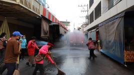 ทน.แม่สอดล้างตลาดสดนครแม่สอดต้านโควิด-19