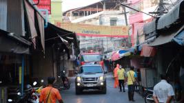 ทน.แม่สอดล้างตลาดสดนครแม่สอดต้านโควิด-19