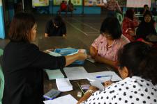 เทศบาลนครแม่สอดจ่ายเงินสงเคราะห์เพื่อการยังชีพของผู้สูงอายุและผู้พิการที่อยู่ในเขตเทศบาลนครแม่สอด ประจำเดือนกรกฎาคม 2560