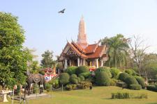 งานรัฐพิธีและวางพานพุ่มดอกไม้สด วันสมเด็จพระนเรศวรมหาราช เนื่องในวันยุทธหัตถี