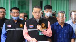 ทน.แม่สอดมอบเงินช่วยเหลือผู้ประสบสภาวะยากลำบากจากสถานการณ์โควิด-19 รอบที่ 3 และมอบเฟสชิว หน้ากากอนามัย ให้สถานศึกษา วัด มัสยิดในเขตเทศบาลนครแม่สอด