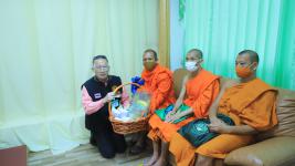 ทน.แม่สอดมอบเงินช่วยเหลือผู้ประสบสภาวะยากลำบากจากสถานการณ์โควิด-19 รอบที่ 3 และมอบเฟสชิว หน้ากากอนามัย ให้สถานศึกษา วัด มัสยิดในเขตเทศบาลนครแม่สอด