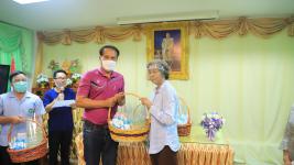 ทน.แม่สอดมอบเงินช่วยเหลือผู้ประสบสภาวะยากลำบากจากสถานการณ์โควิด-19 รอบที่ 3 และมอบเฟสชิว หน้ากากอนามัย ให้สถานศึกษา วัด มัสยิดในเขตเทศบาลนครแม่สอด