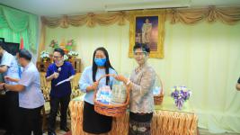 ทน.แม่สอดมอบเงินช่วยเหลือผู้ประสบสภาวะยากลำบากจากสถานการณ์โควิด-19 รอบที่ 3 และมอบเฟสชิว หน้ากากอนามัย ให้สถานศึกษา วัด มัสยิดในเขตเทศบาลนครแม่สอด