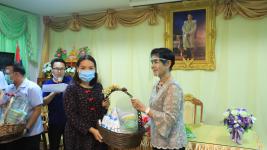 ทน.แม่สอดมอบเงินช่วยเหลือผู้ประสบสภาวะยากลำบากจากสถานการณ์โควิด-19 รอบที่ 3 และมอบเฟสชิว หน้ากากอนามัย ให้สถานศึกษา วัด มัสยิดในเขตเทศบาลนครแม่สอด