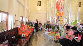 เทศบาลนครแม่สอดร่วมกับชมรมผู้สูงอายุนครแม่สอด ถวายเทียนจำนำพรรษาและผ้าอาบน้ำฝนที่วัดสุนทรีกาวาส (วัดป่าใหม่)