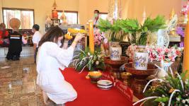 เทศบาลนครแม่สอดร่วมกับชมรมผู้สูงอายุนครแม่สอด ถวายเทียนจำนำพรรษาและผ้าอาบน้ำฝนที่วัดสุนทรีกาวาส (วัดป่าใหม่)