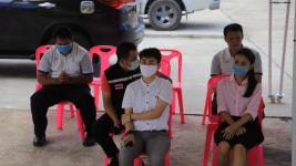 เทศบาลนครแม่สอดร่วมกับชมรมผู้สูงอายุนครแม่สอด ถวายเทียนจำนำพรรษาและผ้าอาบน้ำฝนที่วัดสุนทรีกาวาส (วัดป่าใหม่)