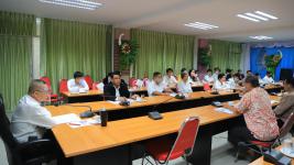 เทศบาลนครแม่สอด จัดประชุมคณะผู้บริหาร หัวหน้าส่วนราชการ และผู้ที่เกี่ยวข้องเทศบาล  นครแม่สอด ครั้งที่ 6/2563