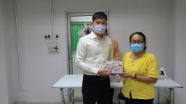 เทศบาลนครแม่สอด มอบเครื่องวัดอุณหภูมิให้กับวัดในเขตเทศบาลนครแม่สอด โรงเรียนและศูนย์พัฒนาเด็กเล็กในสังกัดเทศบาลนครแม่สอด