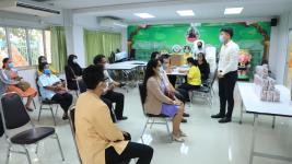 เทศบาลนครแม่สอด มอบเครื่องวัดอุณหภูมิให้กับวัดในเขตเทศบาลนครแม่สอด โรงเรียนและศูนย์พัฒนาเด็กเล็กในสังกัดเทศบาลนครแม่สอด