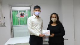 เทศบาลนครแม่สอด มอบเครื่องวัดอุณหภูมิให้กับวัดในเขตเทศบาลนครแม่สอด โรงเรียนและศูนย์พัฒนาเด็กเล็กในสังกัดเทศบาลนครแม่สอด