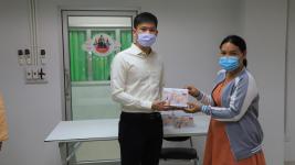 เทศบาลนครแม่สอด มอบเครื่องวัดอุณหภูมิให้กับวัดในเขตเทศบาลนครแม่สอด โรงเรียนและศูนย์พัฒนาเด็กเล็กในสังกัดเทศบาลนครแม่สอด