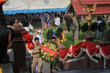 ดร.เทอดเกียรติ ชินสรนันท์ นายกเทศมนตรีนครแม่สอด เข้าร่วมพิธีวางพวงมาลา ในวันสมเด็จพระนเรศวรมหาราช