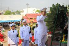 ดร.เทอดเกียรติ ชินสรนันท์ นายกเทศมนตรีนครแม่สอด เข้าร่วมพิธีวางพวงมาลา ในวันสมเด็จพระนเรศวรมหาราช