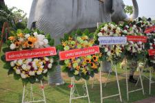 ดร.เทอดเกียรติ ชินสรนันท์ นายกเทศมนตรีนครแม่สอด เข้าร่วมพิธีวางพวงมาลา ในวันสมเด็จพระนเรศวรมหาราช