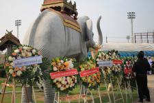 ดร.เทอดเกียรติ ชินสรนันท์ นายกเทศมนตรีนครแม่สอด เข้าร่วมพิธีวางพวงมาลา ในวันสมเด็จพระนเรศวรมหาราช