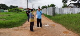 รองนายกเทศมนตรี ลงพื้นที่ที่ประชาชนร้องเรียน