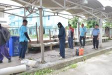ทน.แม่สอด ซ่อมแซมศาลาริมทางหน้าโรงเรียนสรรพวิทยาคม