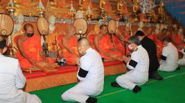 ผู้บริหาร ทน.แม่สอด ร่วมพิธีพระราชทานน้ำหลวงสรงศพ พระราชวีรากร อดีตเจ้าคณะจังหวัดตาก อดีตเจ้าอาวาสวัดตรีรัตนาราม